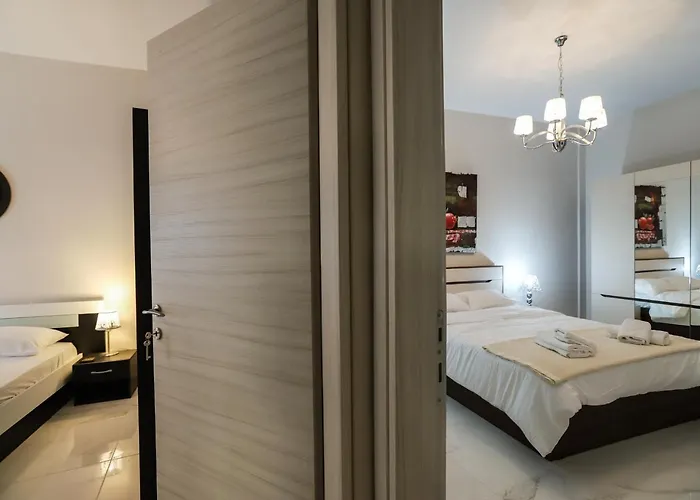Erythrina #colony_deluxe_suite سالونيك